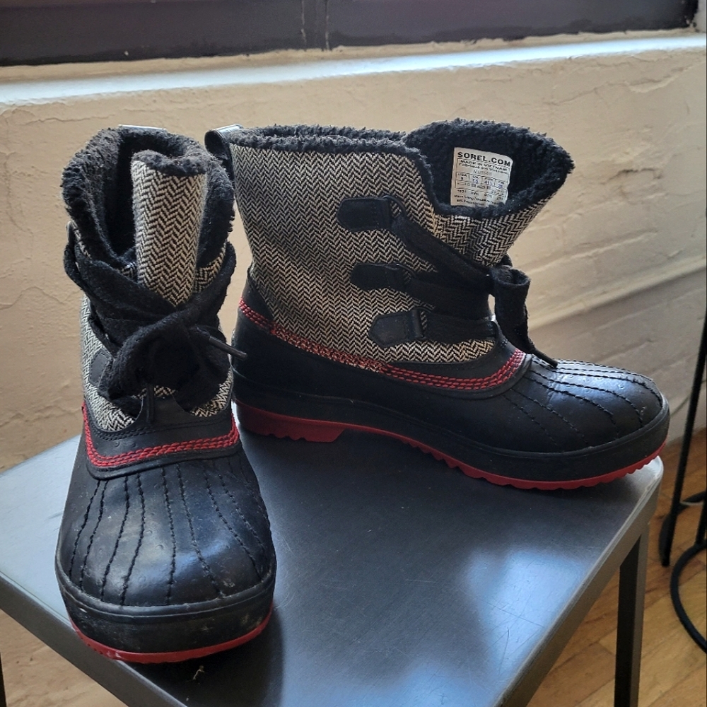 Sorel Waterproof snow boots, W9